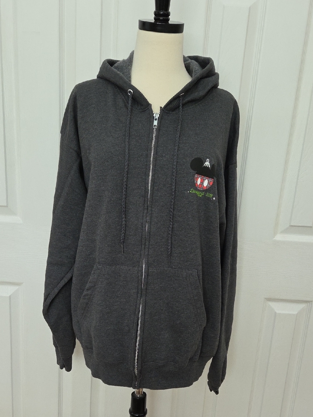 DISNEY GRAY ZIP UP HOODIE HOLIDAY COMMEMORATIVE 2018 NWOT LARGE UNISEX